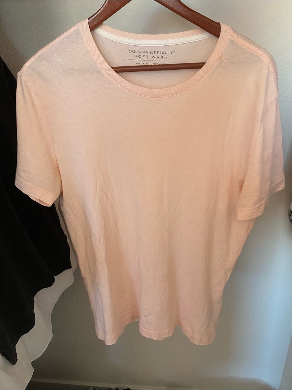 Banana Republic Light Peach Crewneck Short Sleeve Tee